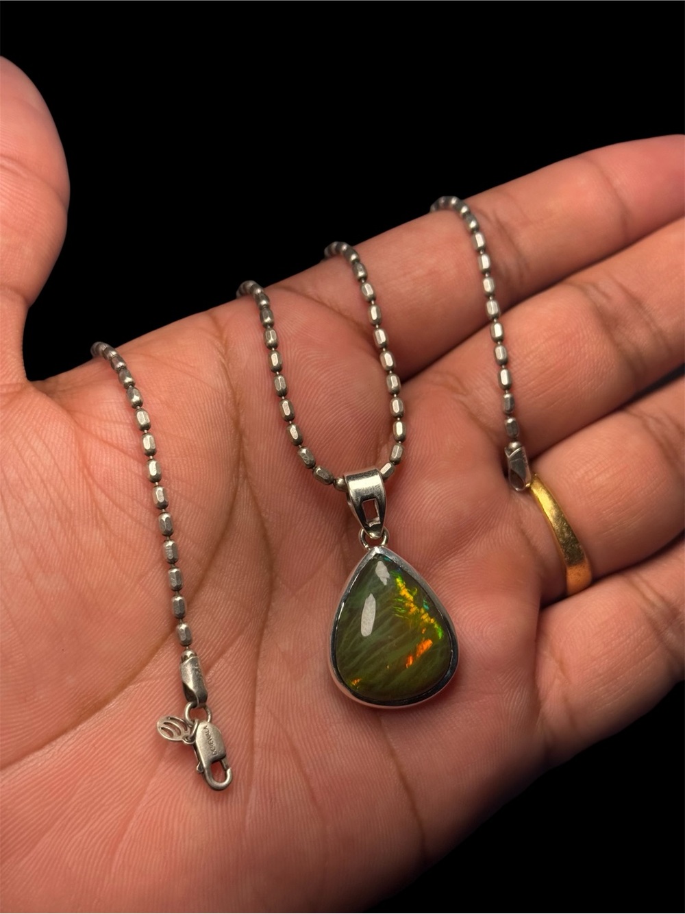 10 Carat Natural Ethiopian Green Opal Necklace 925 Sterling Silver Certified